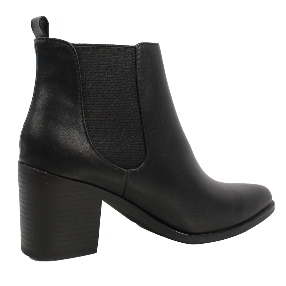 Size 5.5 Black Faux Leather Almond Toe Pull On Ank - Picture 3 of 8